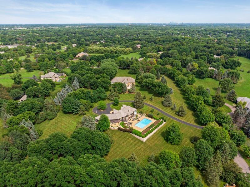 1600 Northridge Dr, Wayzata, MN 55391