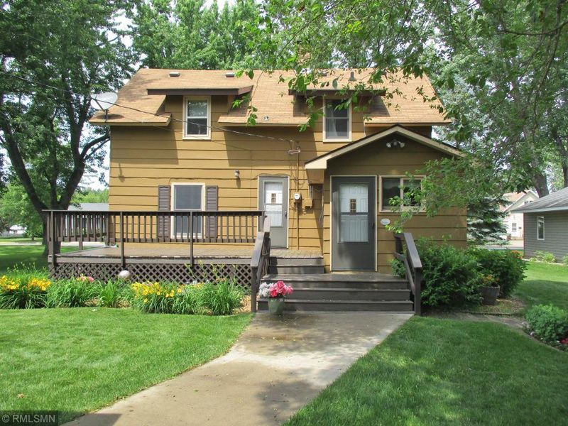515 4th St NW, Aitkin, MN 56431