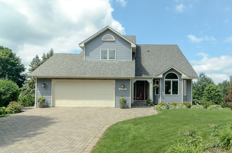 4393 Evergreen Dr, Vadnais Heights, MN 55127