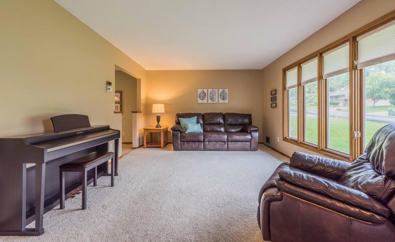 4075 Flag Ave N, Crystal, MN 55427