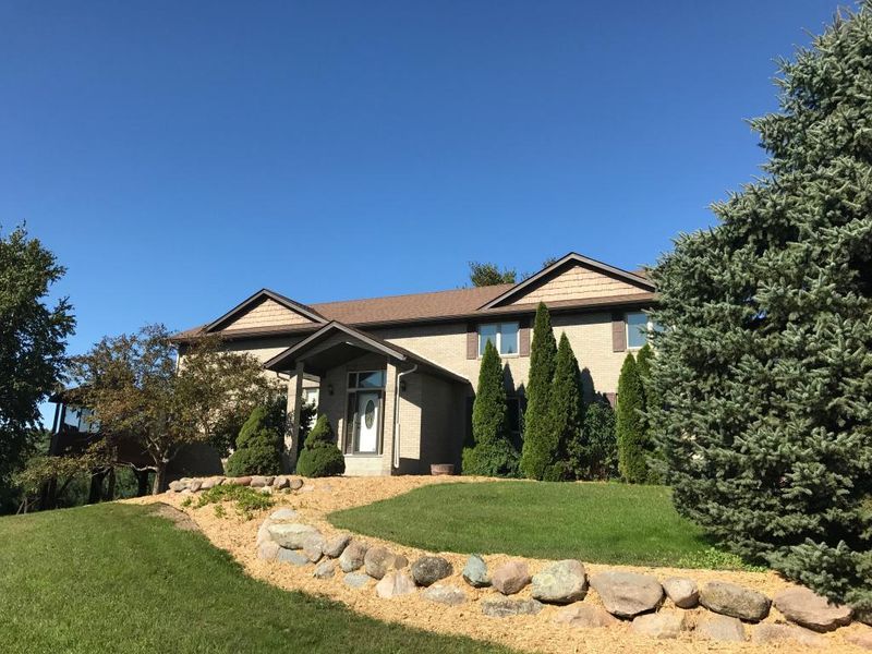 33293 Xkimo Trl NW, Cambridge, MN 55008