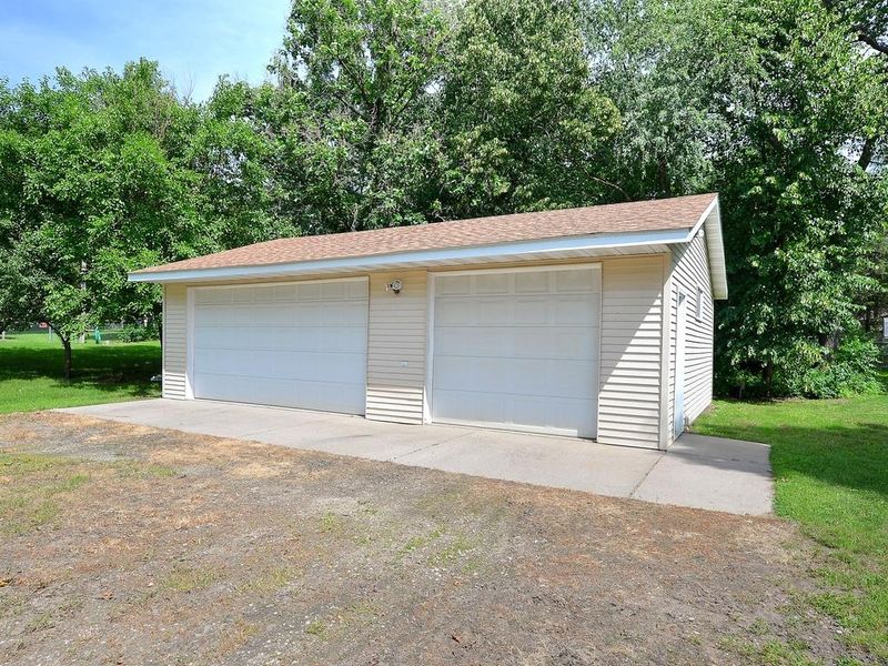5590 107th Ave, Clear Lake, MN 55319