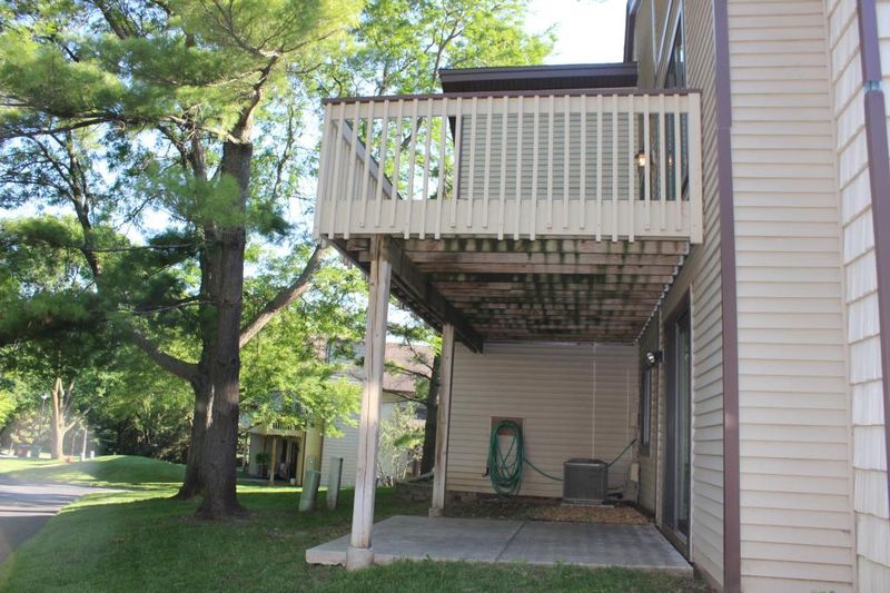3118 Farnum Dr #A, Eagan, MN 55121