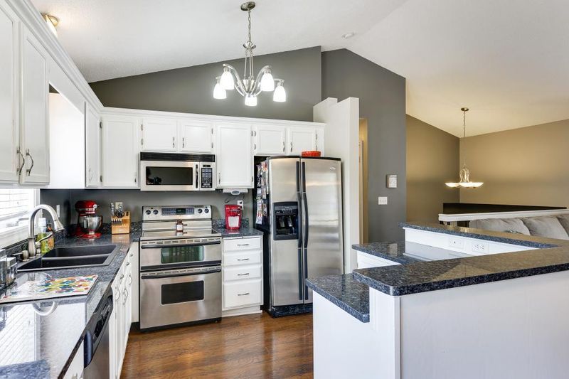8190 Johansen Ave S, Cottage Grove, MN 55016
