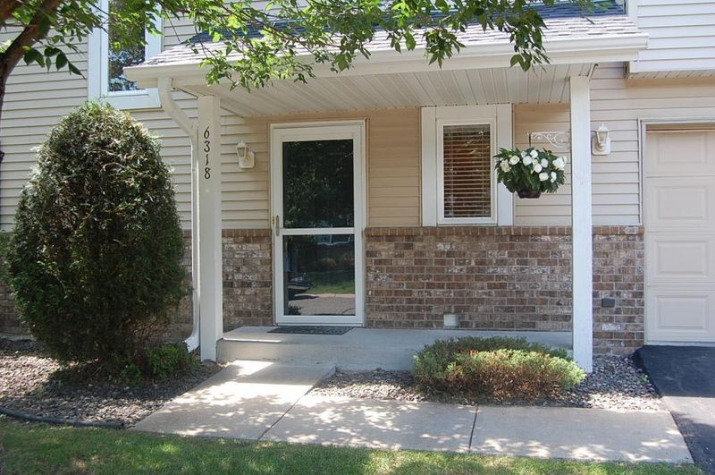 6318 207th St N, Forest Lake, MN 55025