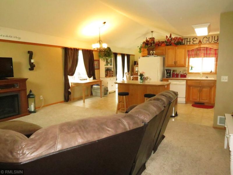 4779 374th St, North Branch, MN 55056