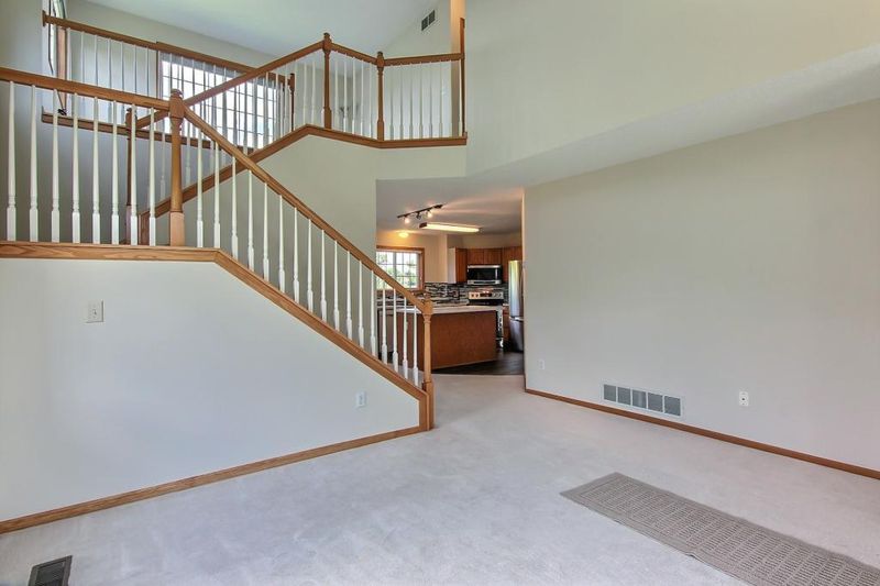 10083 Pleasure Creek Pw W, Blaine, MN 55434