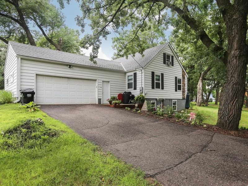 26015 3rd St W, Zimmerman, MN 55398