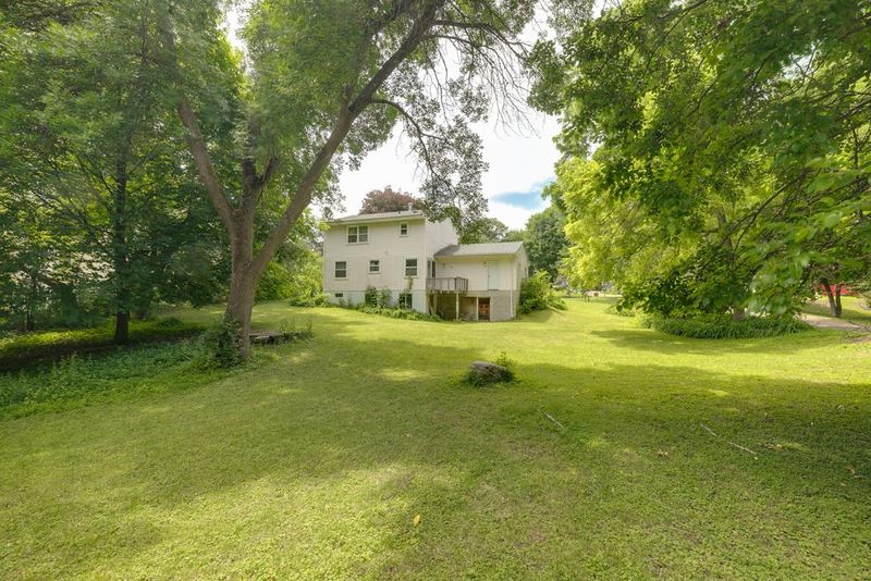 4837 Williston Rd, Minnetonka, MN 55345
