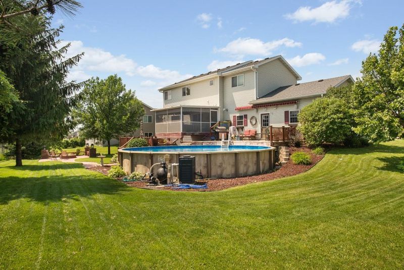 715 Mallard Ave, Winsted, MN 55395