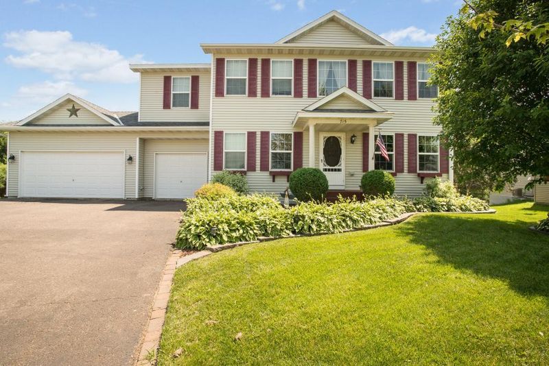 715 Mallard Ave, Winsted, MN 55395