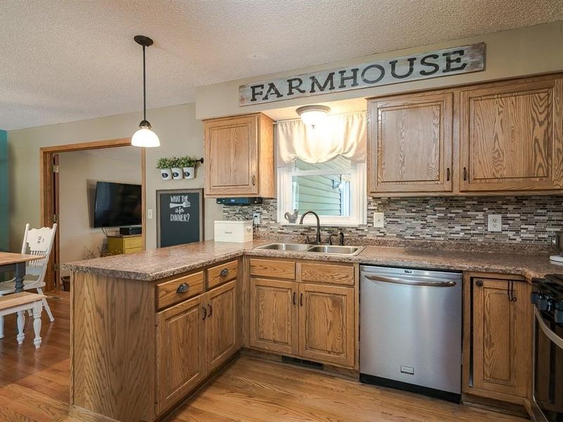 1173 14th St W, Hastings, MN 55033