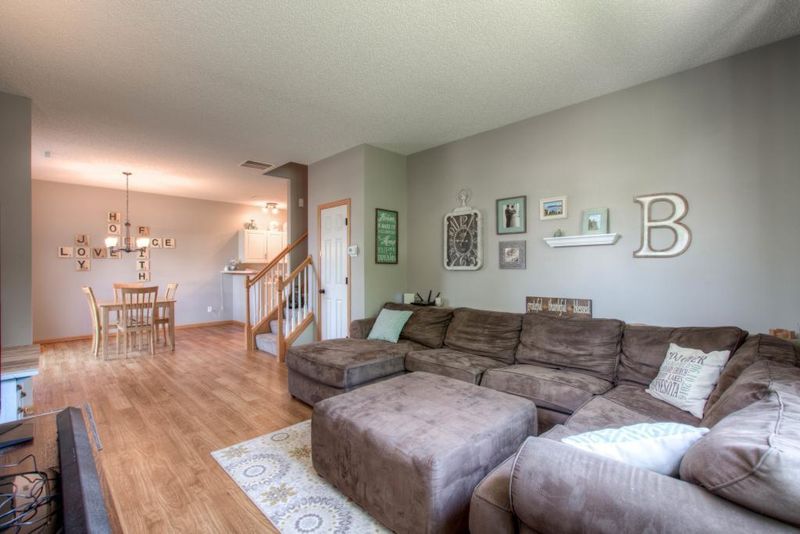 1711 Countryside Dr, Shakopee, MN 55379