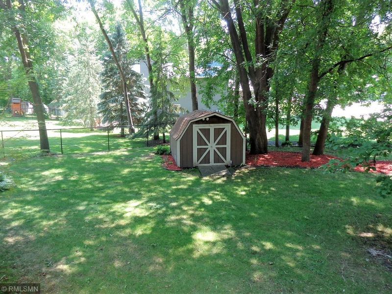 5175 W 145th St, Savage, MN 55378