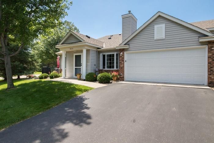 9820 Moonbeam Ln, Woodbury, MN 55125
