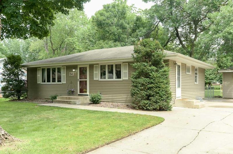 56 Dennis Ln N, Maplewood, MN 55119
