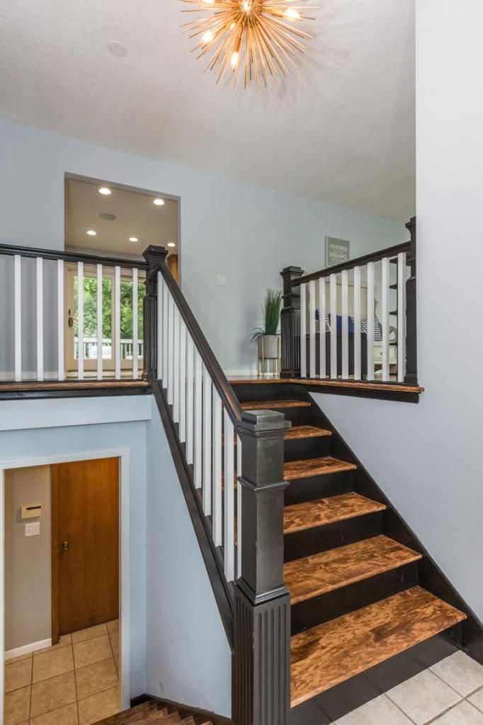 1404 W Danube Rd, Fridley, MN 55432