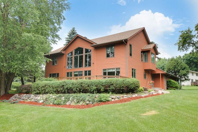 6525 Hilton Trl, Pine Springs, MN 55115