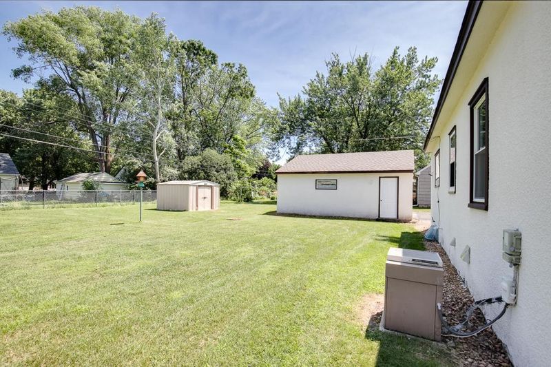 9115 Dunlap Ave, Circle Pines, MN 55014