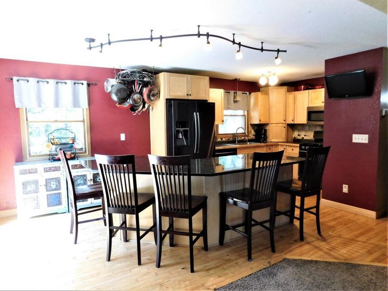 1933 W Highview Dr, Sauk Rapids, MN 56379