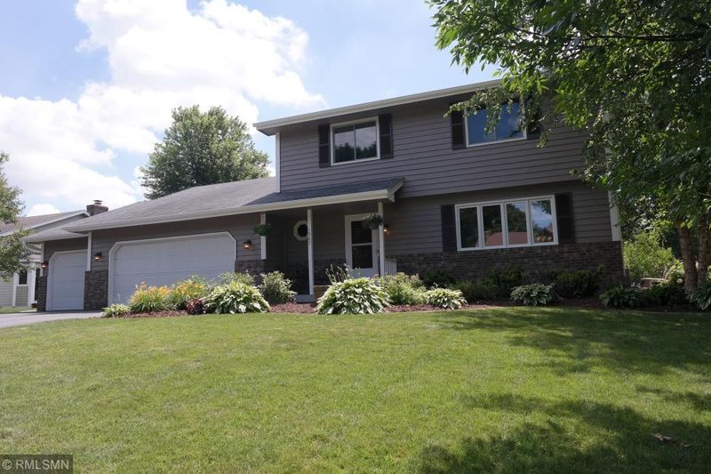 1367 Saint Andrew Blvd, Eagan, MN 55123