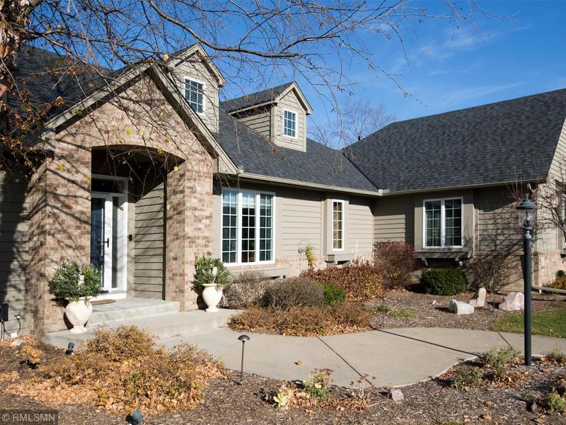 8801 Wedgemere Dr, Victoria, MN 55386
