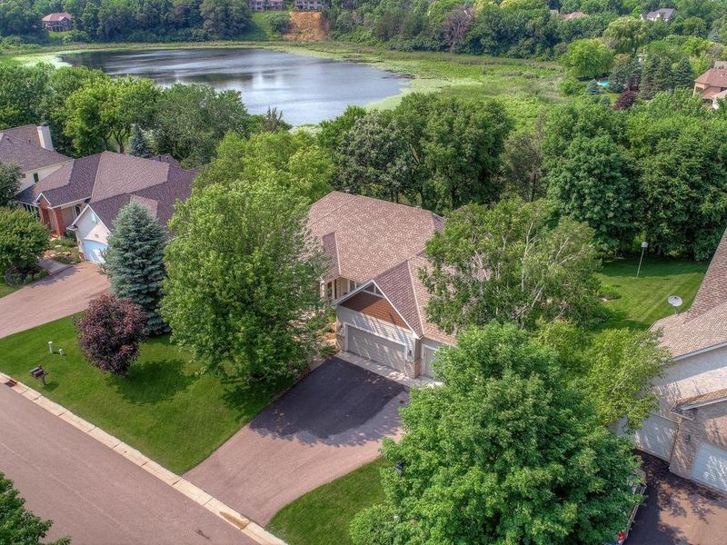1880 Edgewater Pl, Victoria, MN 55386