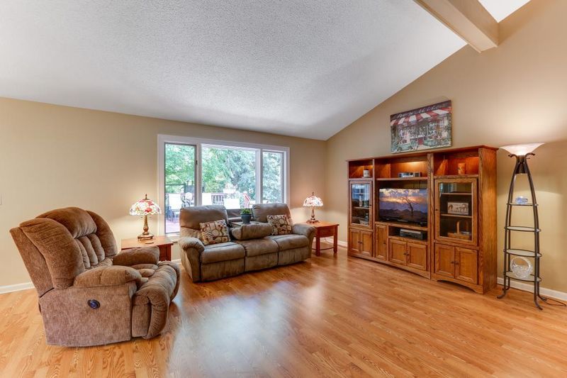 6205 Hunter Rd, Hamel, MN 55340