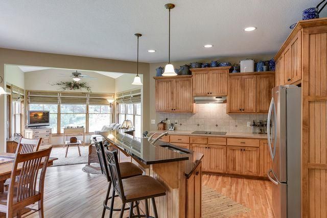 952 Plateau Ln, Belle Plaine, MN 56011