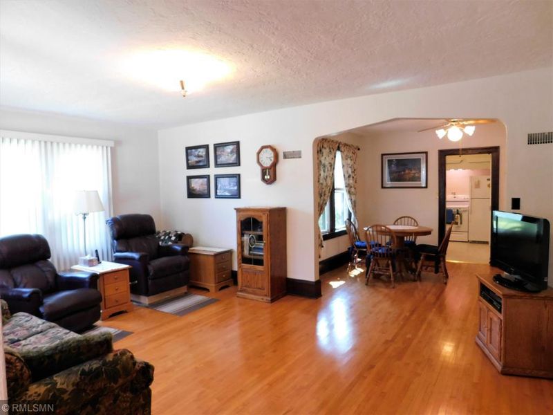 506 4th St SE, Little Falls, MN 56345