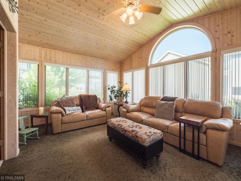 2536 78th St E, Inver Grove Heights, MN 55076