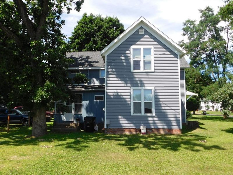 202 12th Ave W, Menomonie, WI 54751