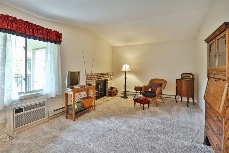 2250 Ridge Dr #33, Saint Louis Park, MN 55416