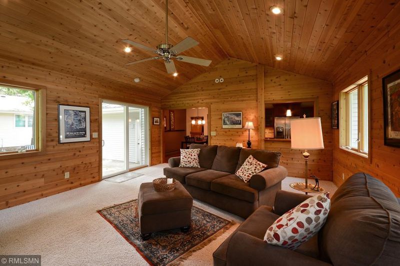 2001 Sibley Ct, Burnsville, MN 55337