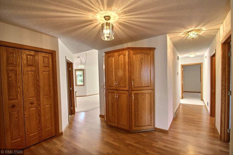 1251 Cypress Dr W, Annandale, MN 55302