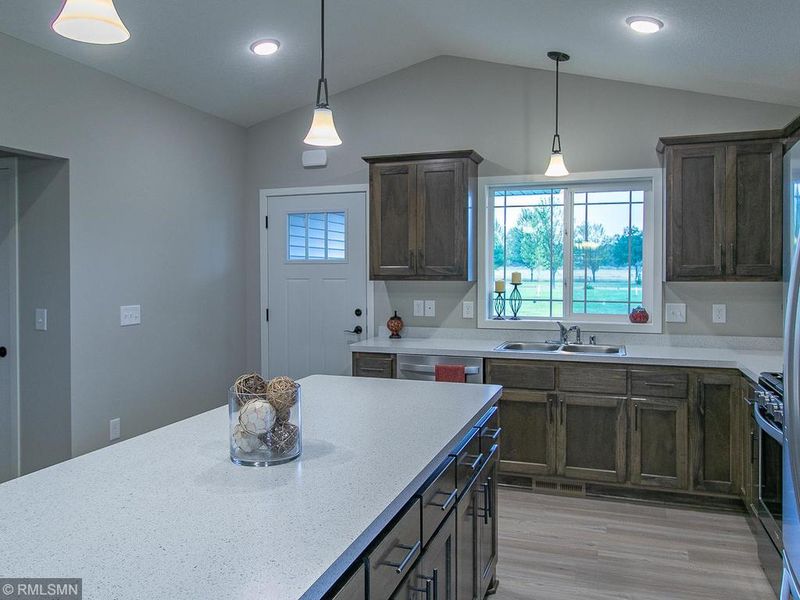 1266 Garland St S, Cambridge, MN 55008