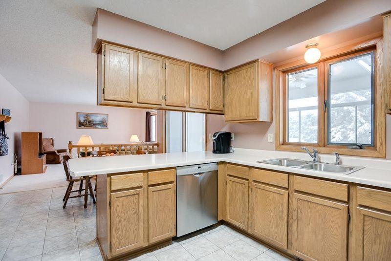 9647 84th St S, Cottage Grove, MN 55016