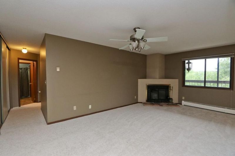 7601 W 101st St #310, Bloomington, MN 55438