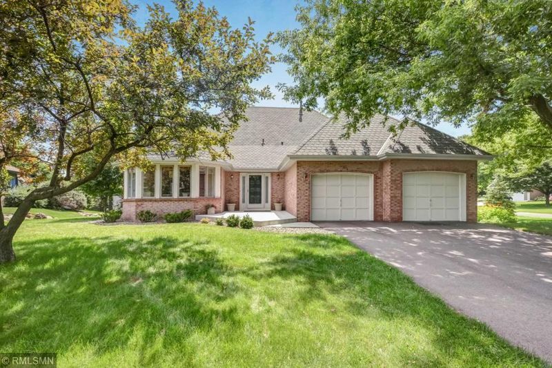 11897 Driftwood Rd, Eden Prairie, MN 55344