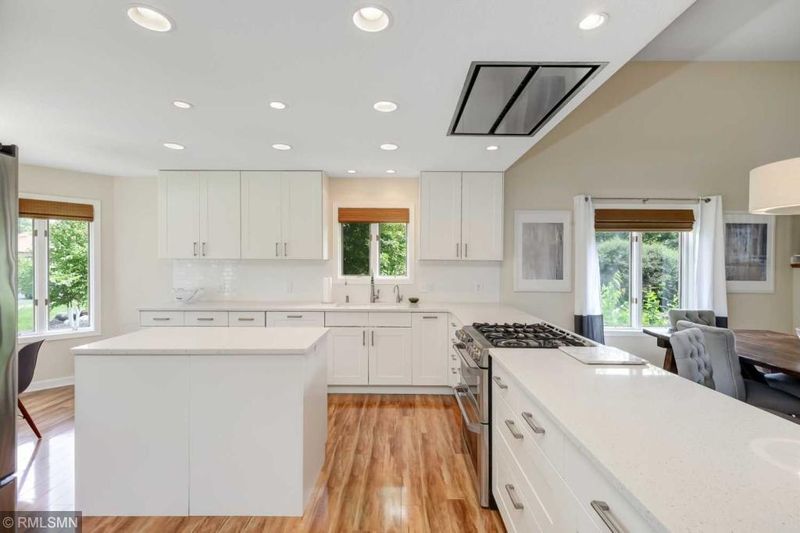 11897 Driftwood Rd, Eden Prairie, MN 55344