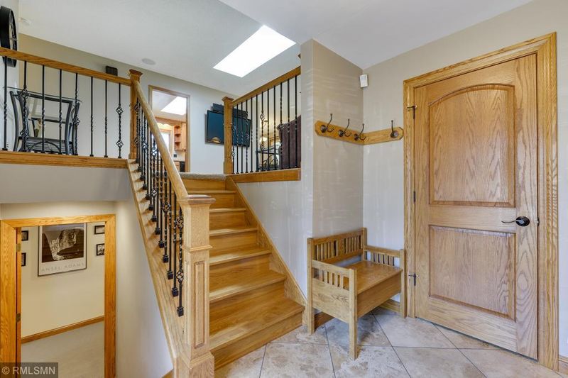3312 Roosevelt Ct NE, Saint Anthony, MN 55418