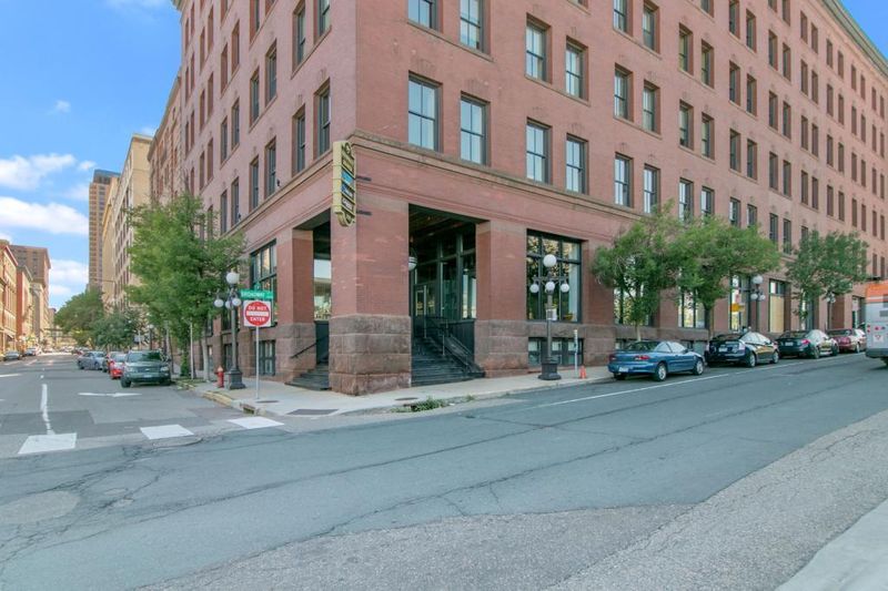 289 5th St E #401, Saint Paul, MN 55101