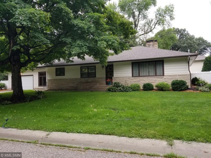 1100 Reeds Ln, Glencoe, MN 55336