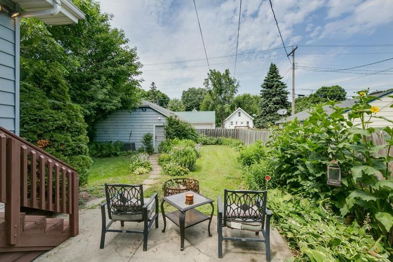 937 James Ave, Saint Paul, MN 55102