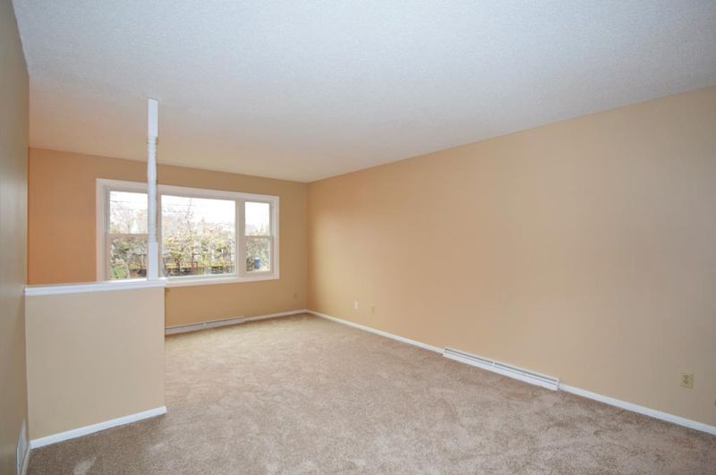 5190 3rd St NE, Fridley, MN 55421