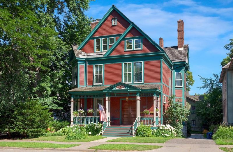 284 Exchange St S, Saint Paul, MN 55102