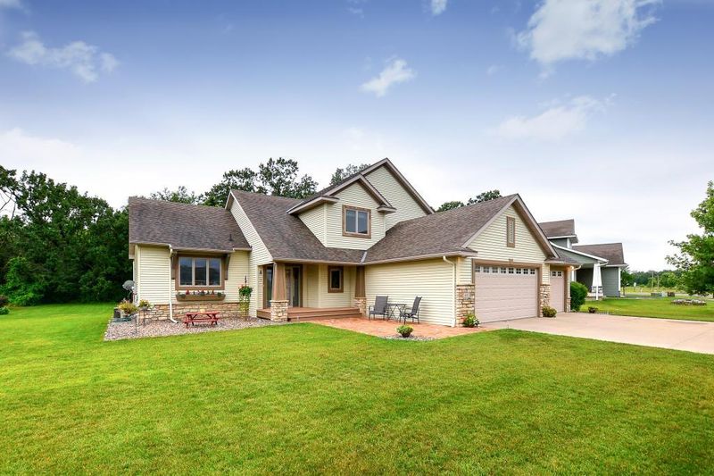 4911 382nd Dr, North Branch, MN 55056