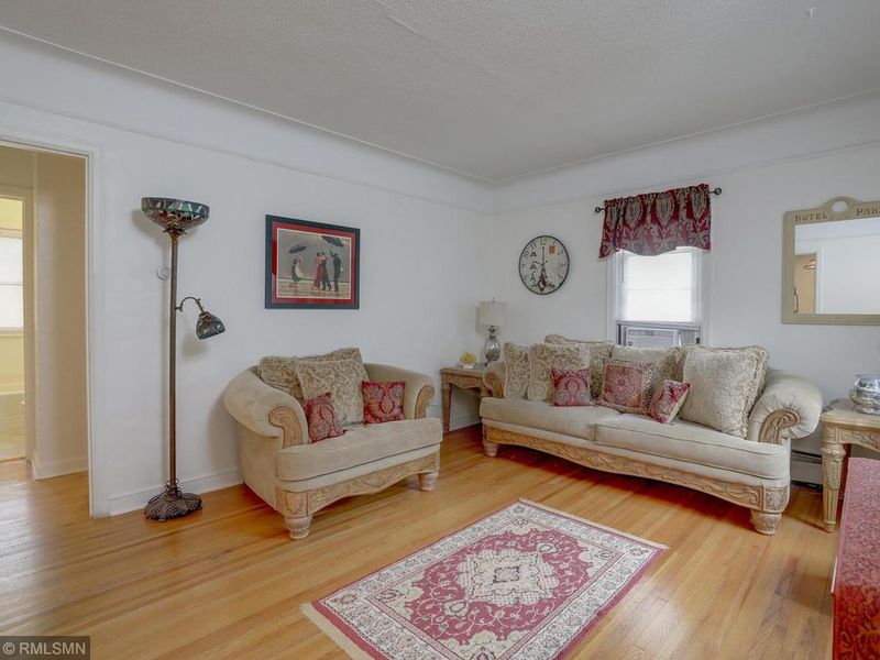 3837 Perry Ave N, Robbinsdale, MN 55422