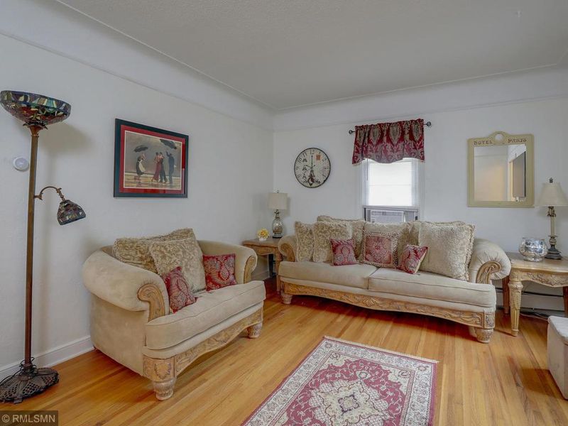 3837 Perry Ave N, Robbinsdale, MN 55422