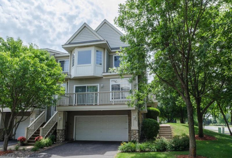 2326 Eagle Trace Ln, Woodbury, MN 55129